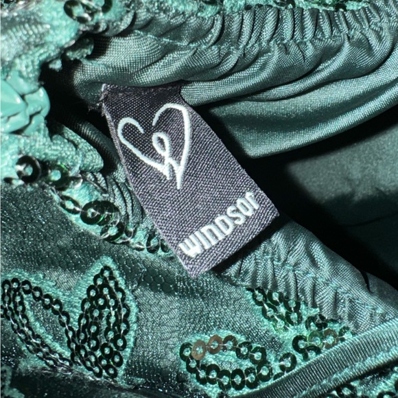 Windsor Joanna Sequin Lace Party Dress - Picture 4 of 5